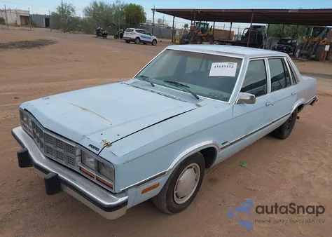 1983 Ford Fairmont Futura z USA, uszkodzony, nr VIN 1FABP36X7DK150794